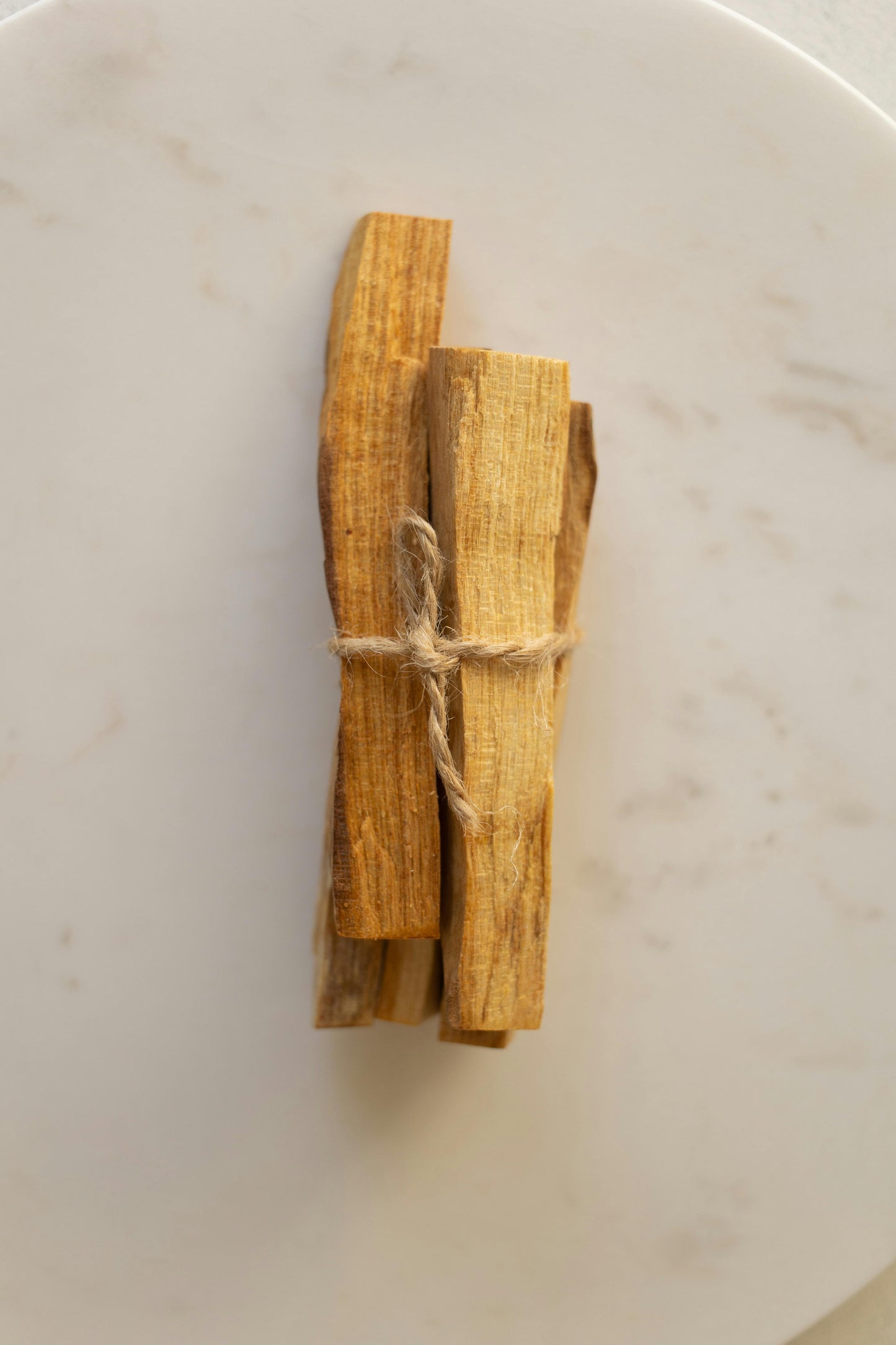 Bâtonnets de Palo Santo Bio - Purification Sacrée et Énergie Positive