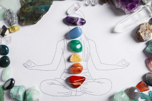 Le guide ultime d’entretien des cristaux : purification, rechargement et rangement